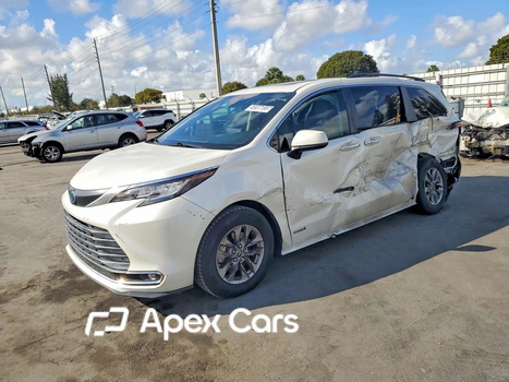 Toyota Sienna 2021 - Image 1 of 5