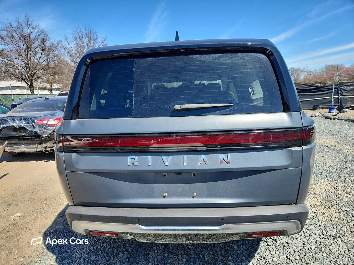 Rivian R1S 2024