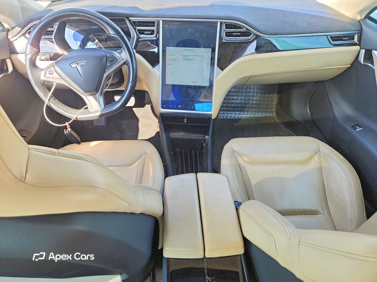 Tesla Model S 2015