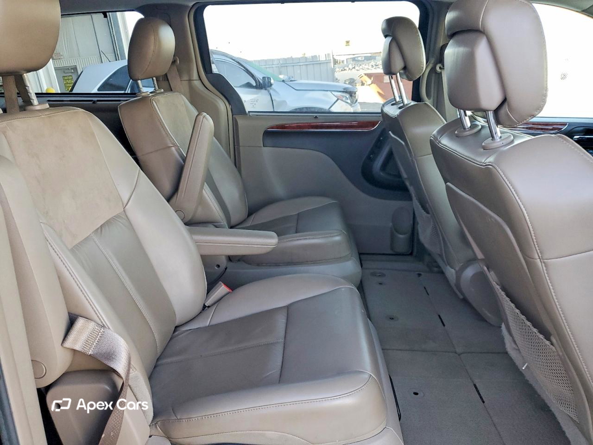 Chrysler Voyager 2015