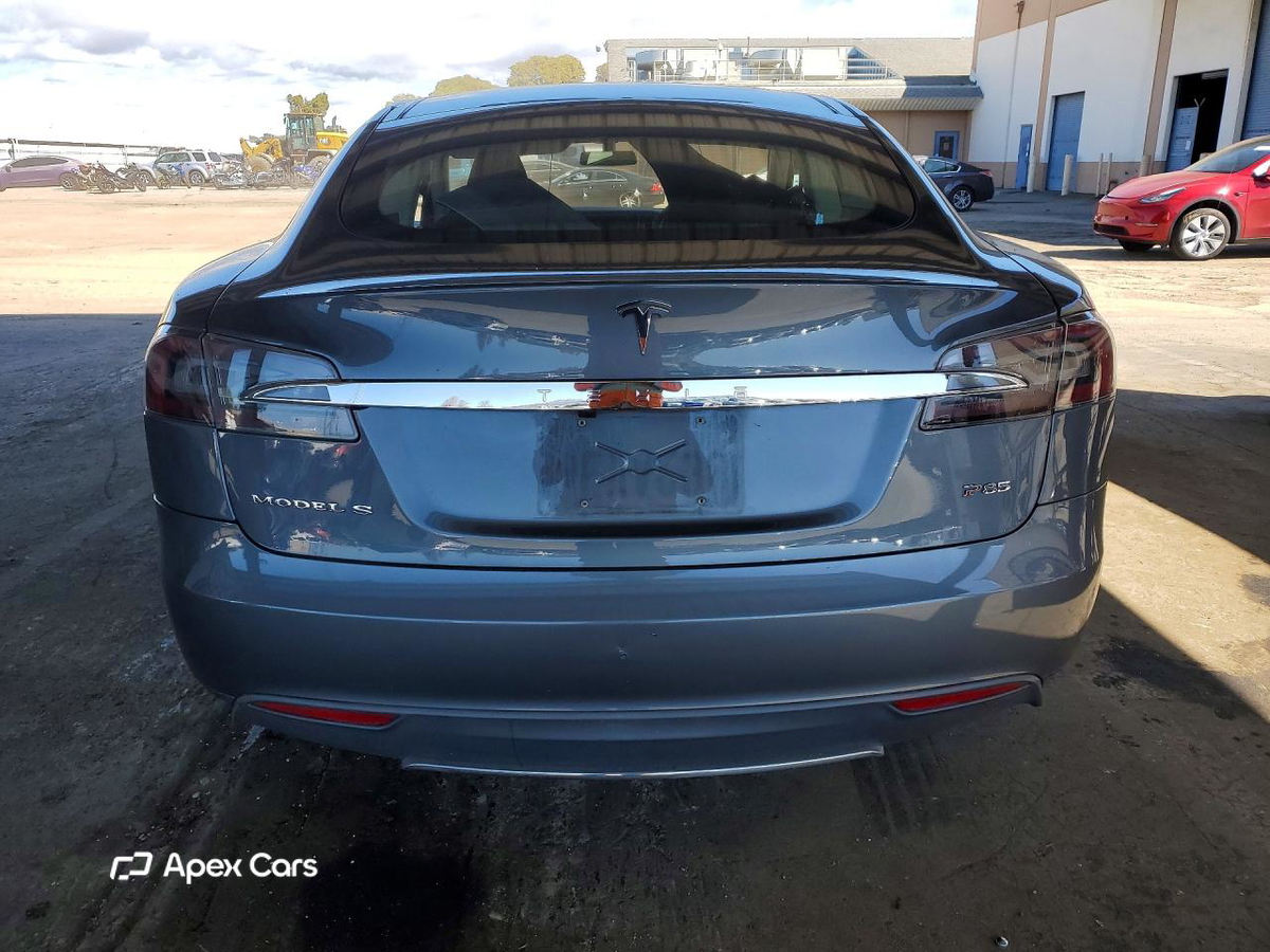 Tesla Model S 2013