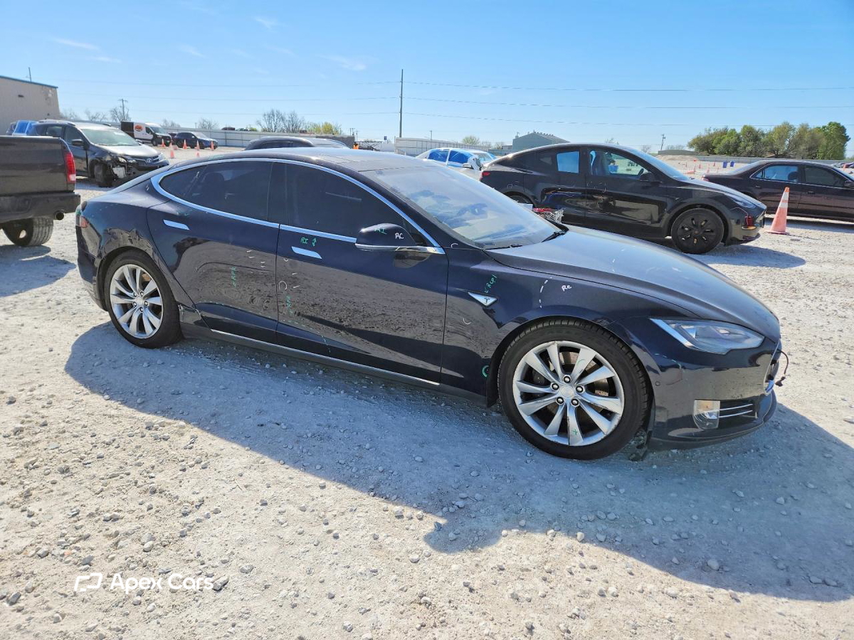 Tesla Model S 2015