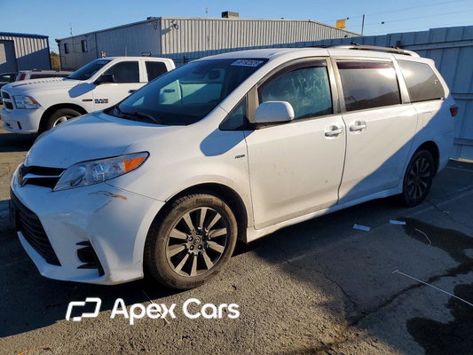 Toyota Sienna 2018 - Zdjęcie 1 z 13