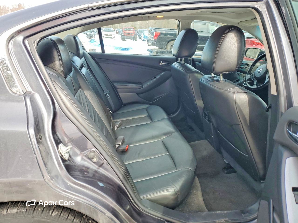 Nissan Altima 2011