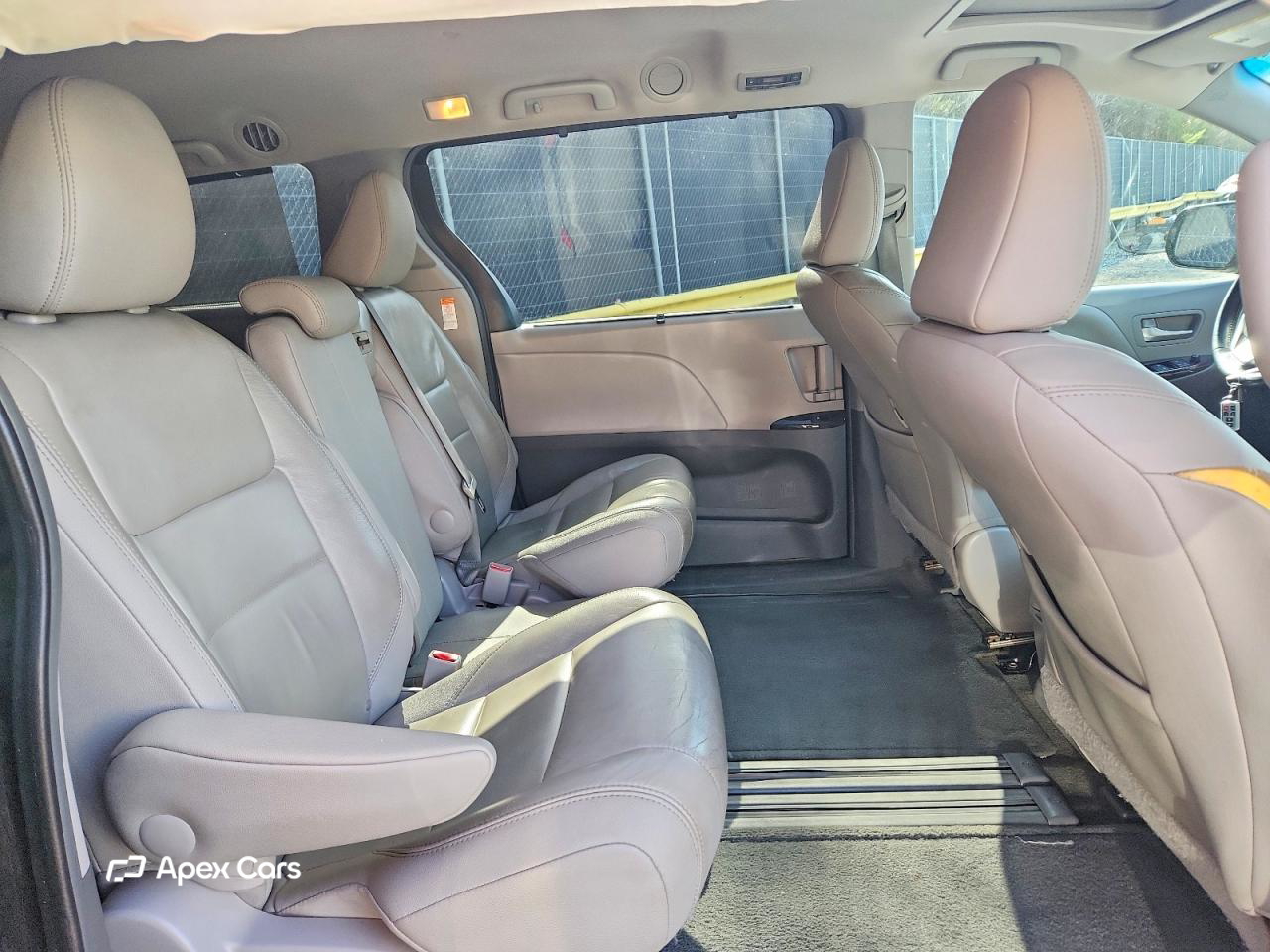 Toyota Sienna 2015