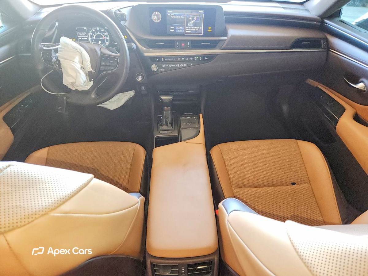 Lexus ES 2021