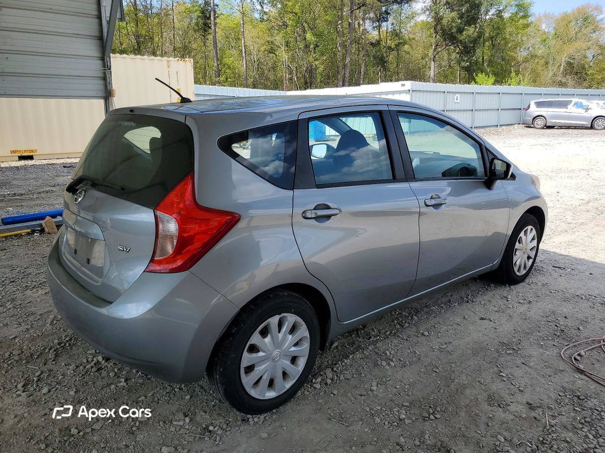 Nissan Versa 2015