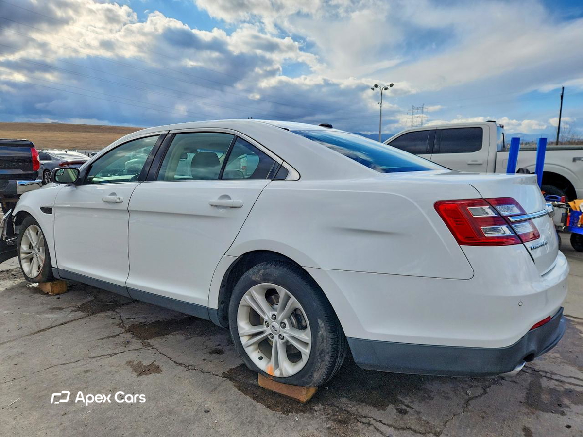 Ford Taurus 2015