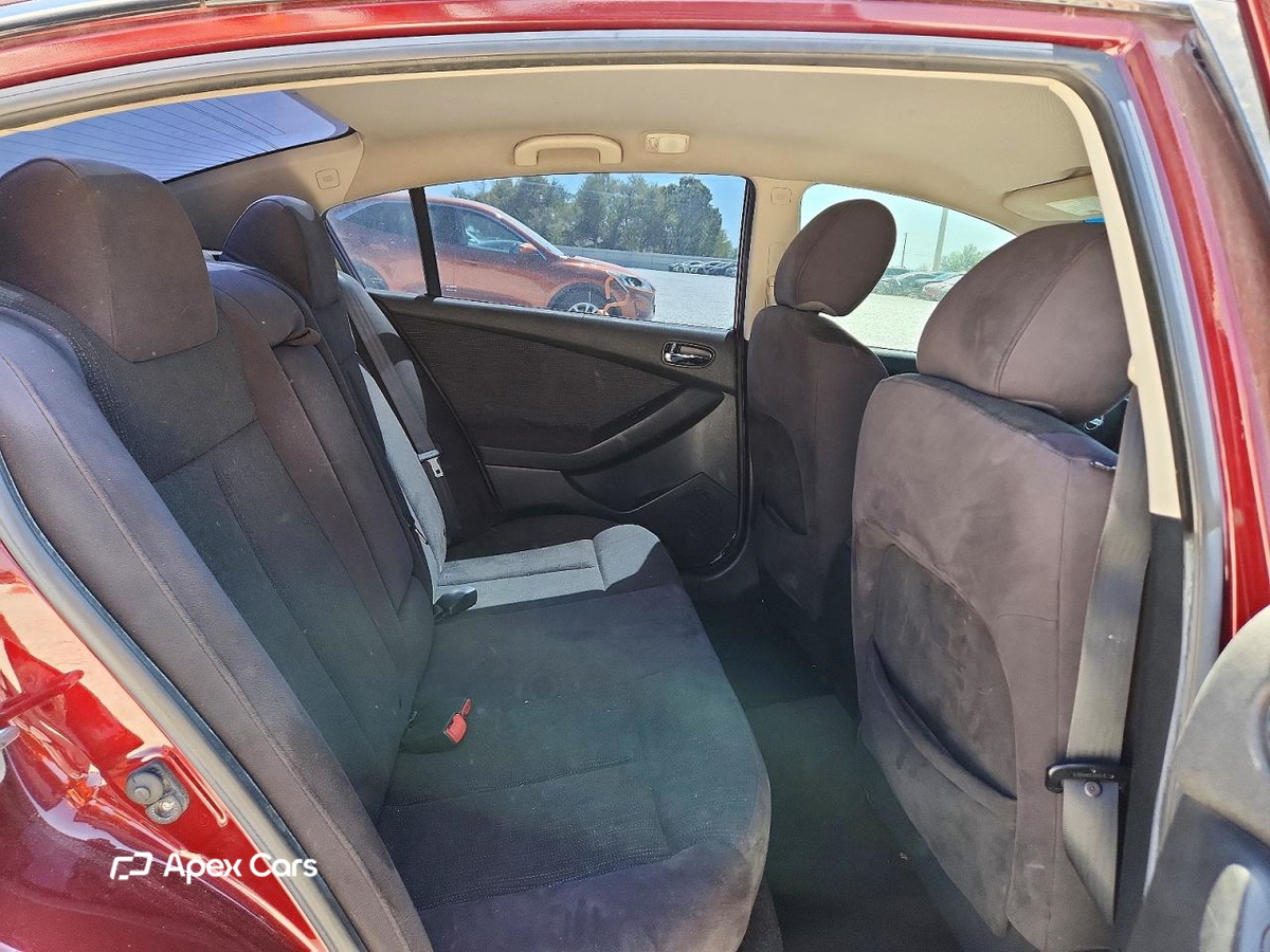 Nissan Altima 2011