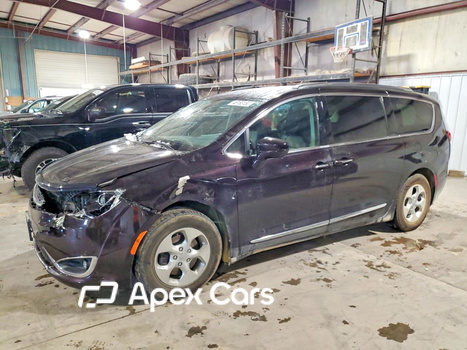 Chrysler Pacifica 2017 - Image 1 of 14