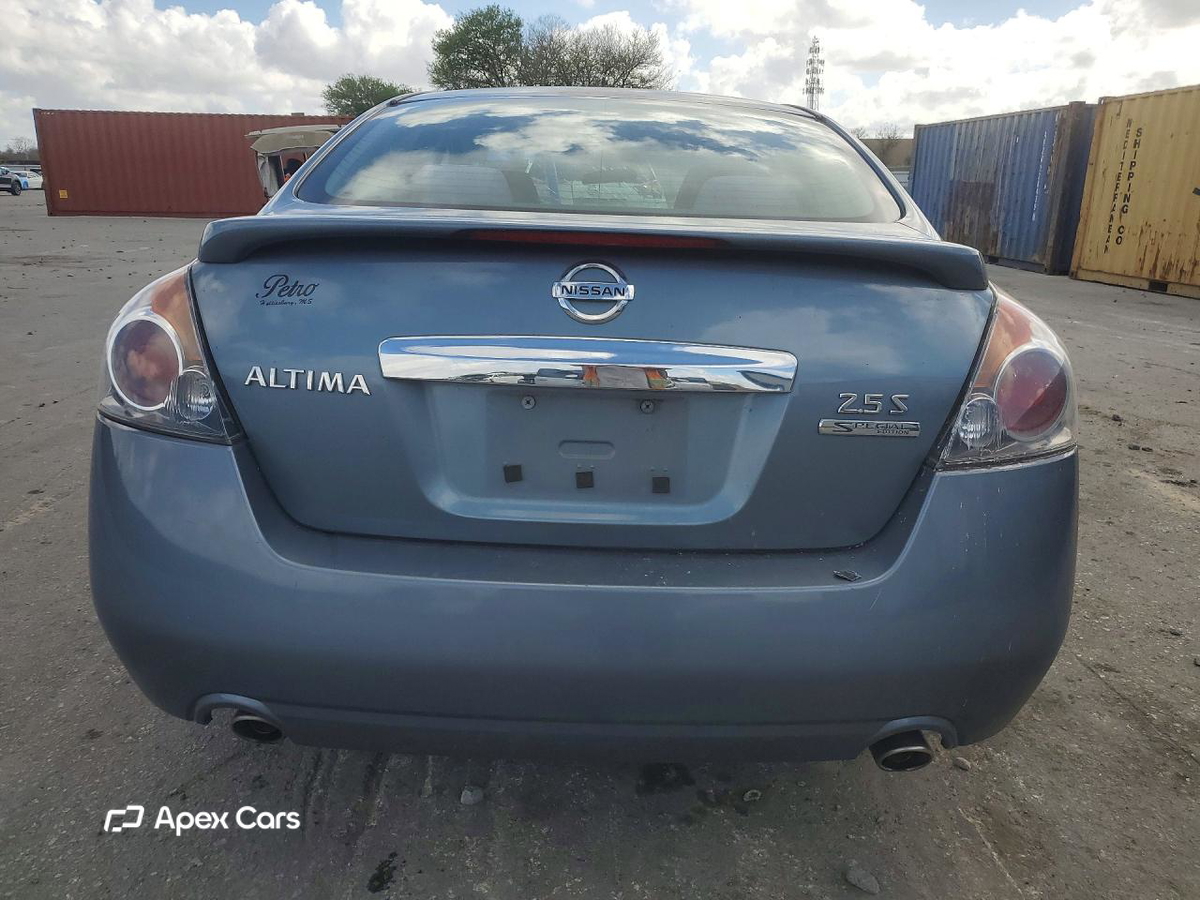Nissan Altima 2011