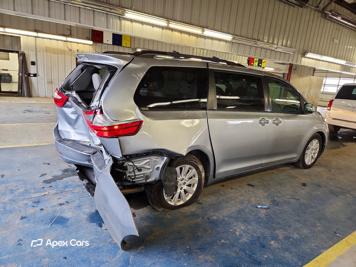Toyota Sienna 2016