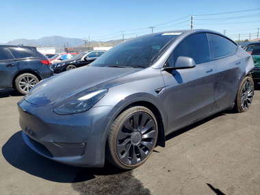 Tesla Model Y 2023 - Image 1 of 13