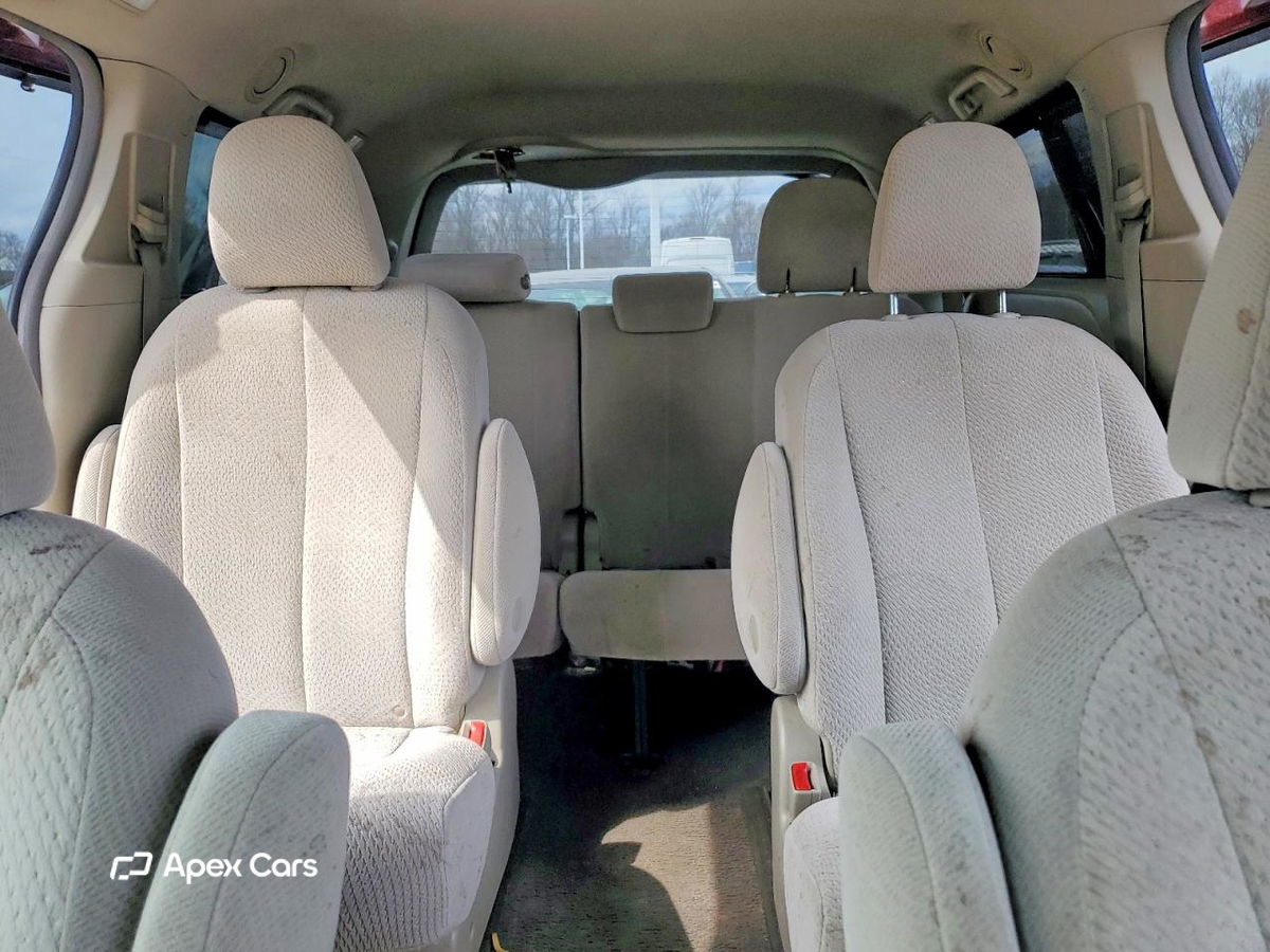 Toyota Sienna 2011