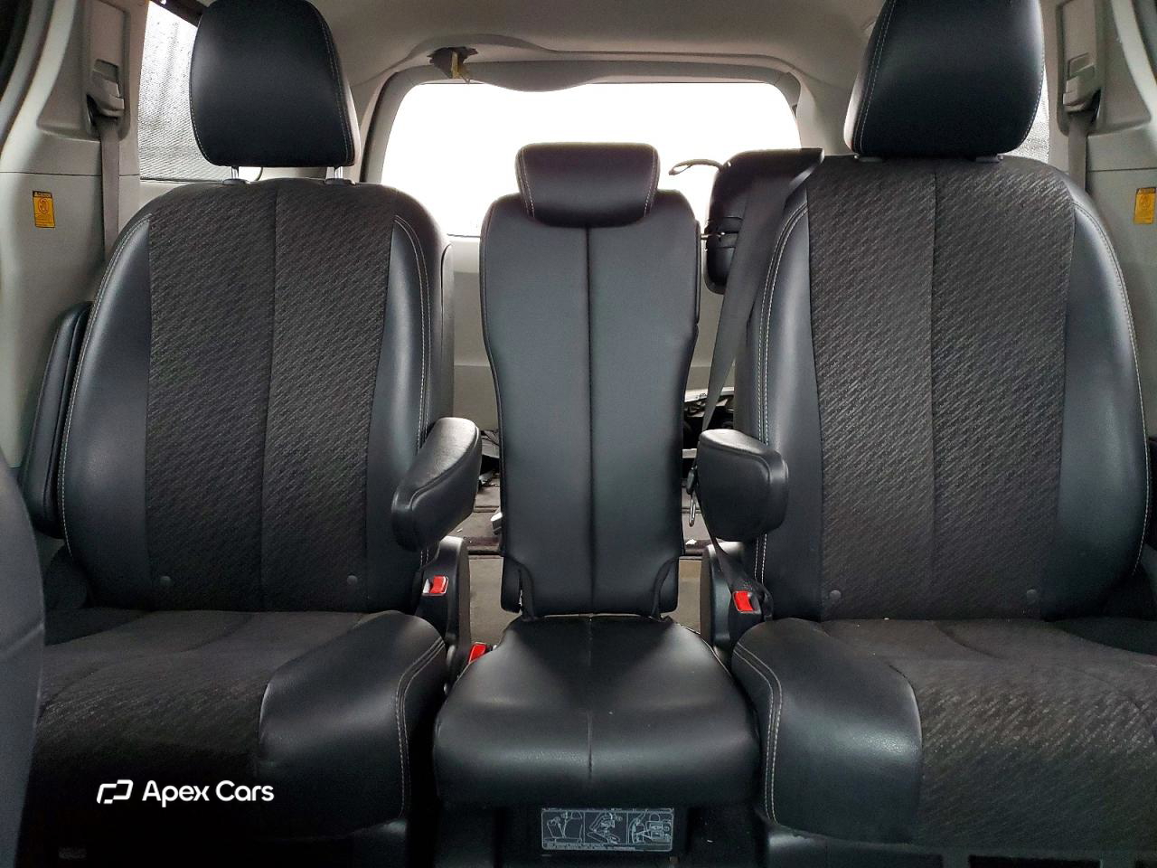 Toyota Sienna 2011