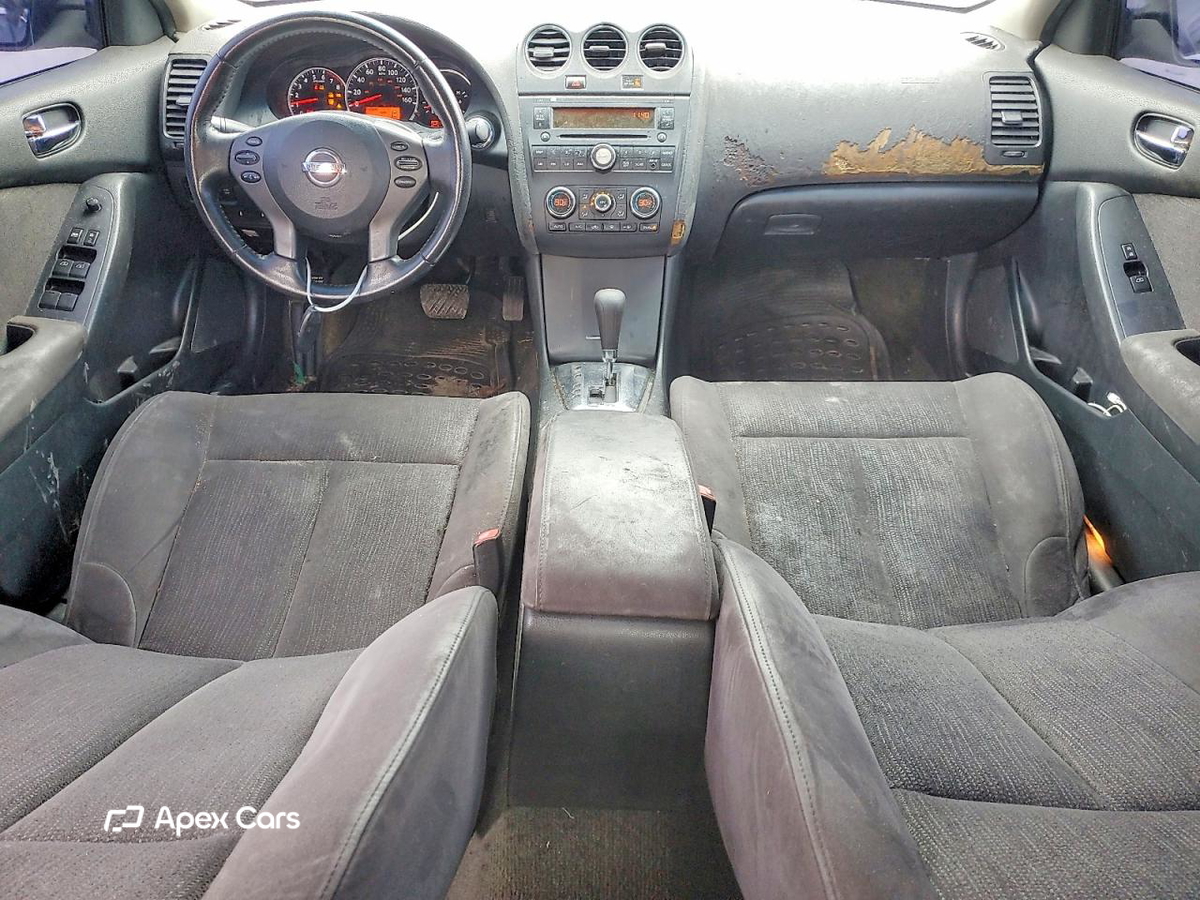 Nissan Altima 2010