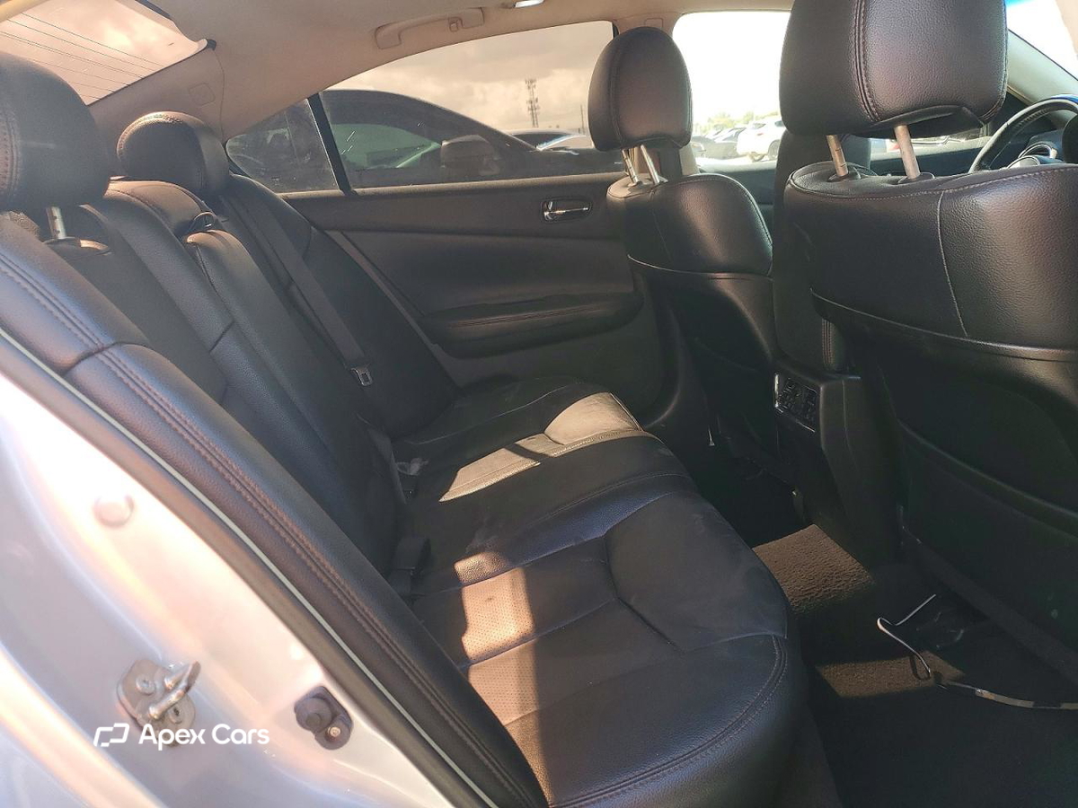 Nissan Maxima 2011
