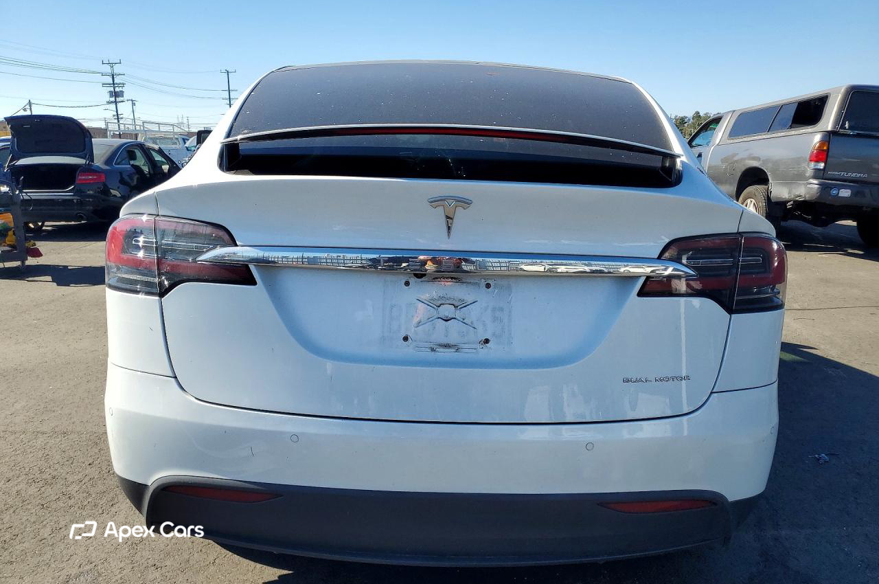 Tesla Model X 2020
