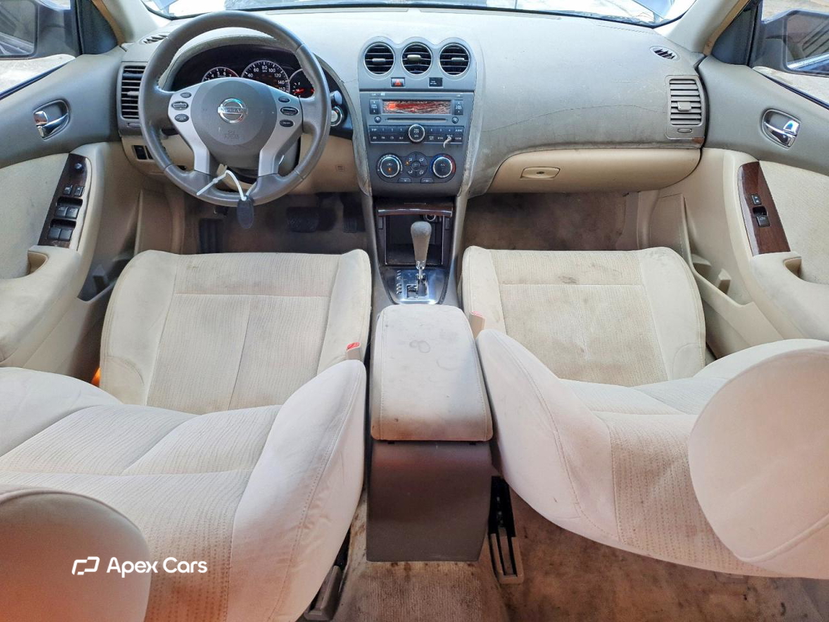 Nissan Altima 2010