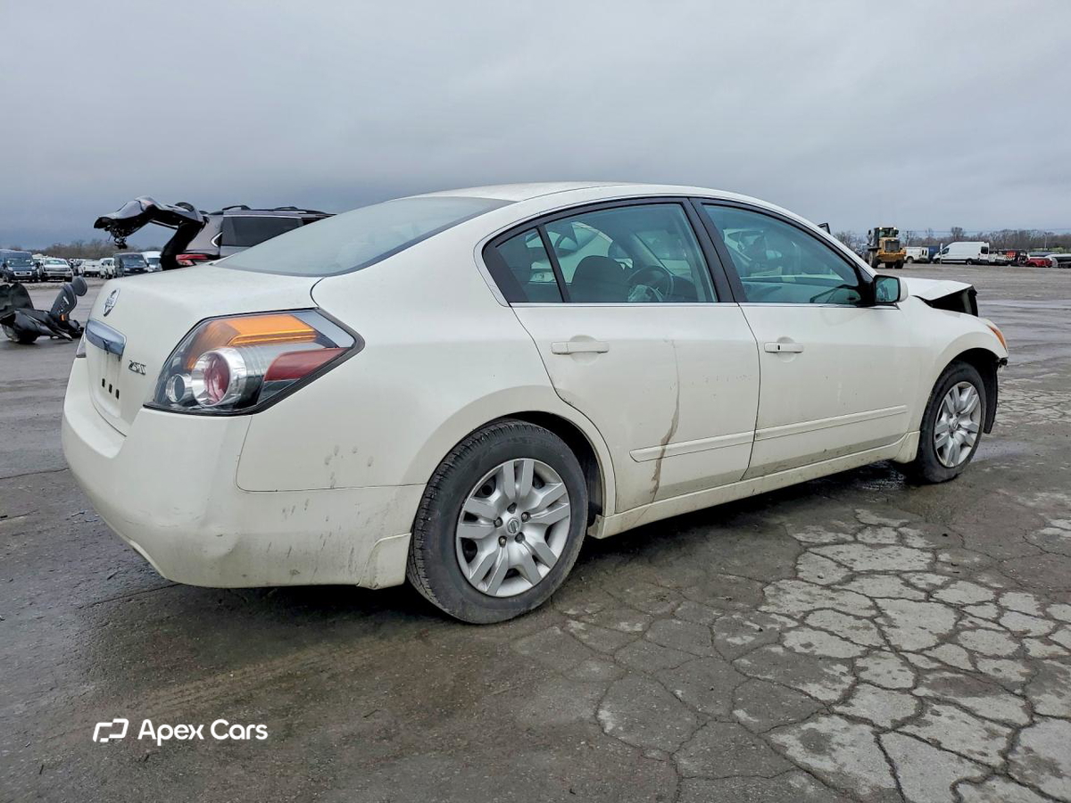 Nissan Altima 2012