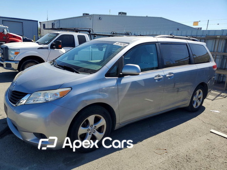Toyota Sienna 2012 - Image 1 of 13