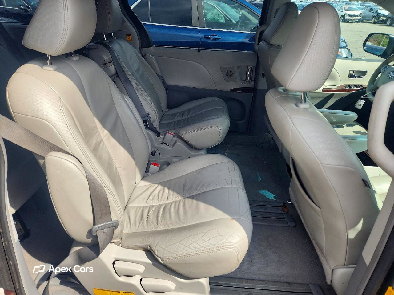 Toyota Sienna 2011