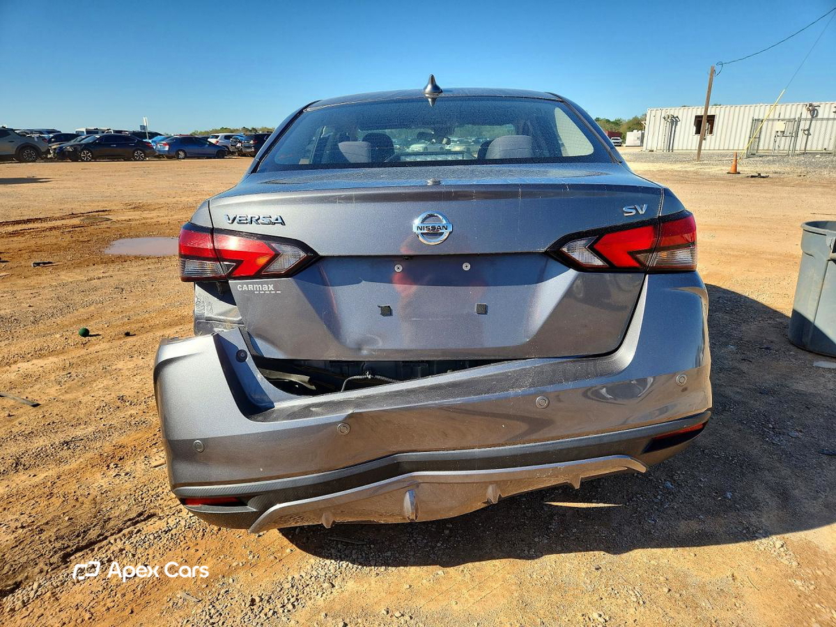 Nissan Versa 2021