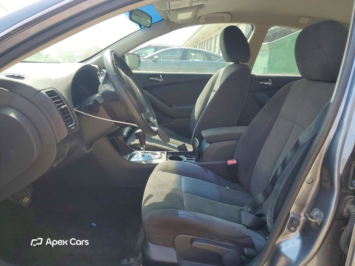 Nissan Altima 2010