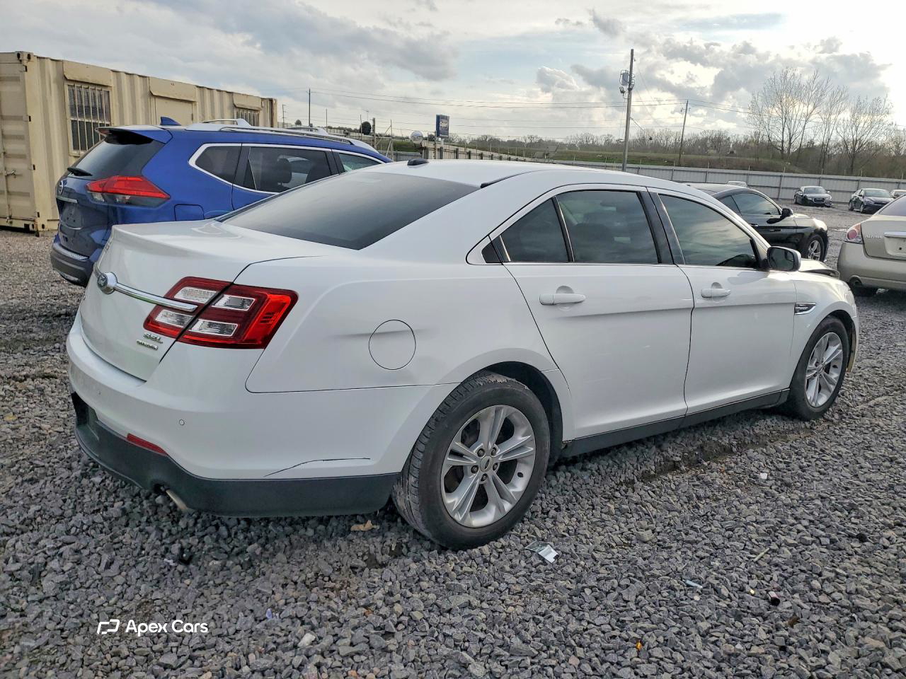 Ford Taurus 2016