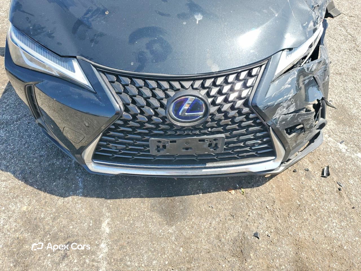 Lexus UX 2021
