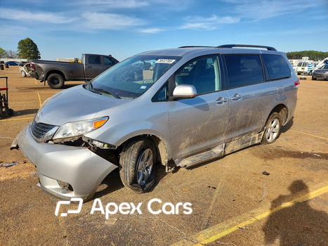 Toyota Sienna 2014 - Image 1 of 14