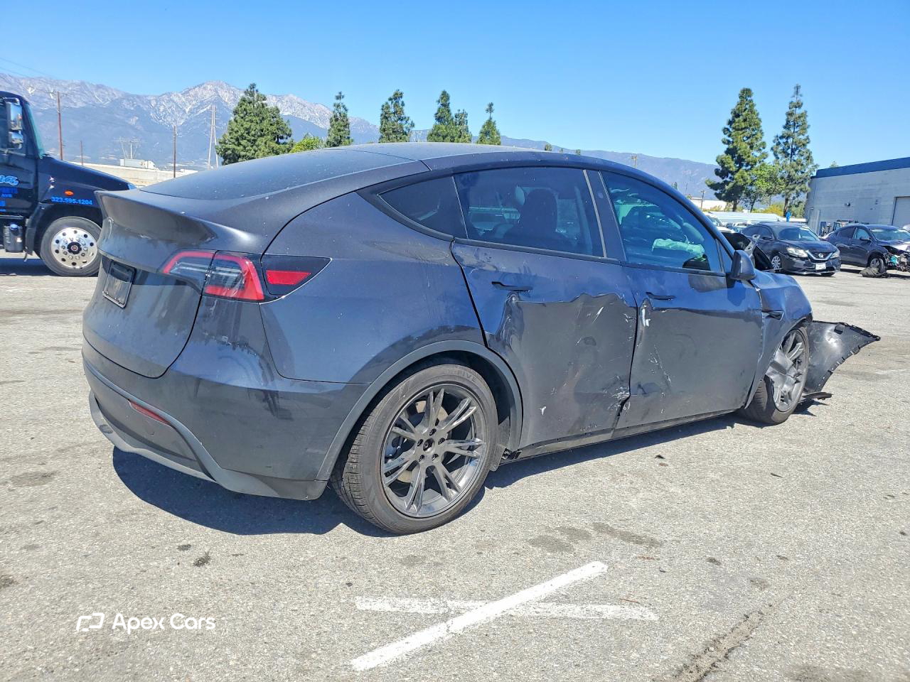 Tesla Model Y 2024