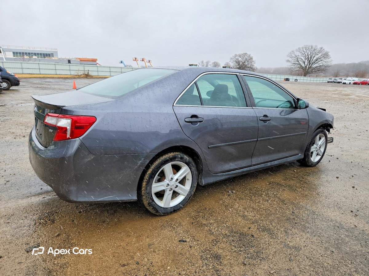 Toyota Camry 2012