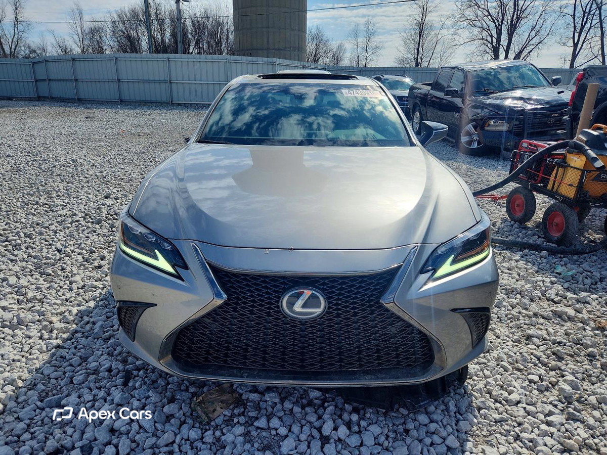 Lexus ES 2021