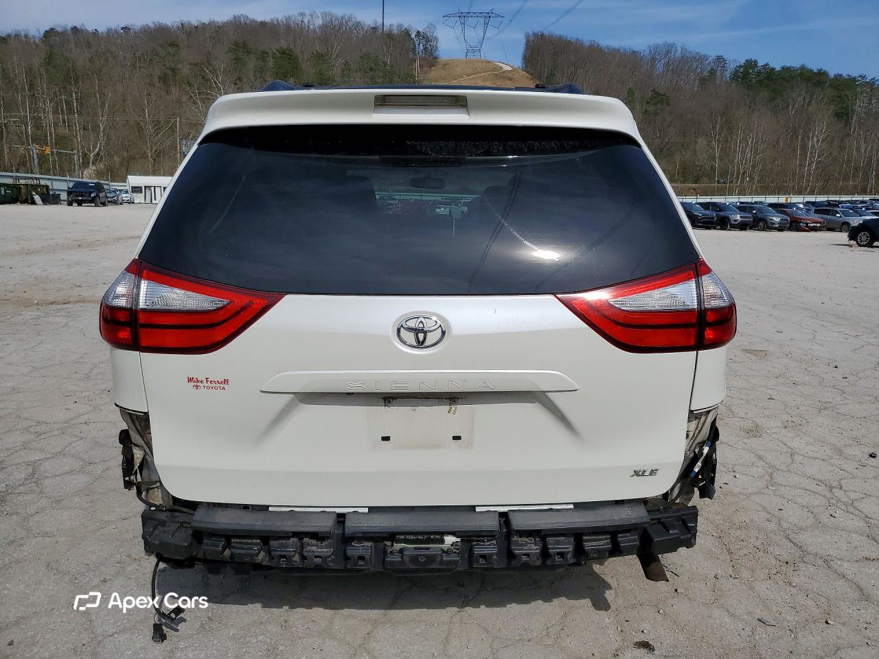 Toyota Sienna 2016