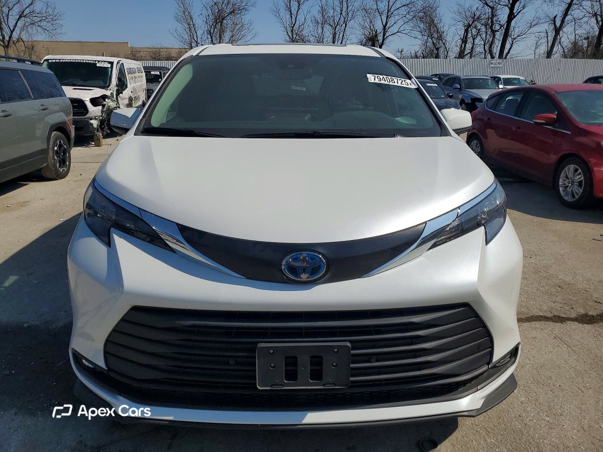 Toyota Sienna 2025