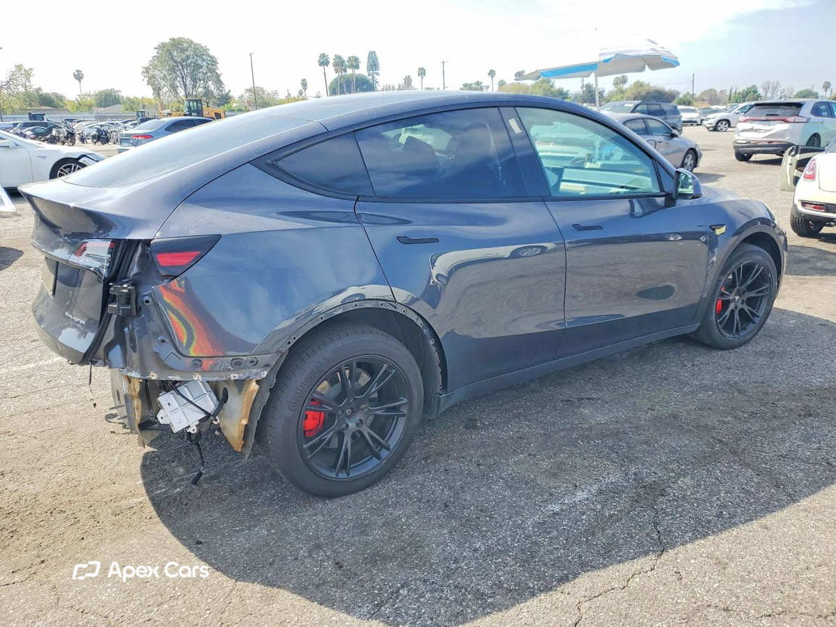 Tesla Model Y 2021