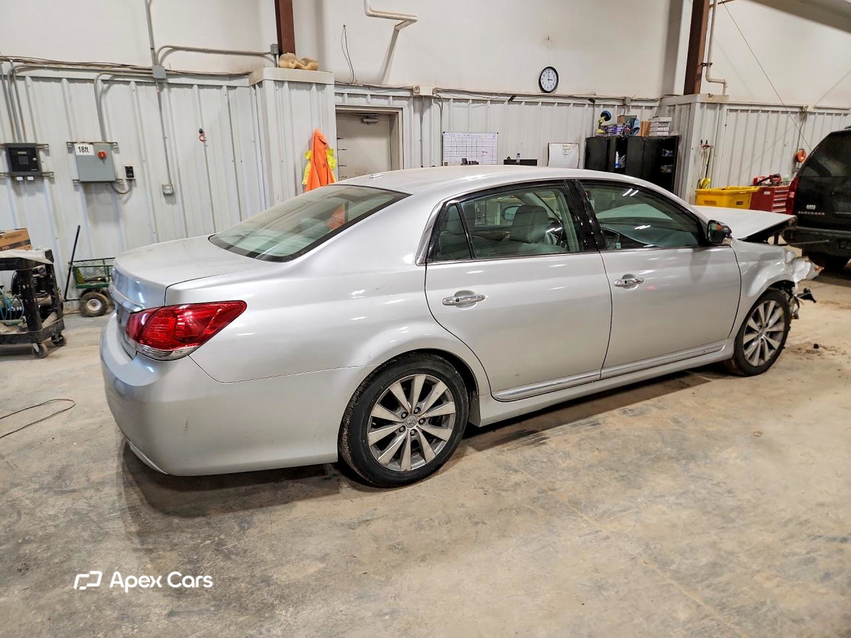Toyota Avalon 2011