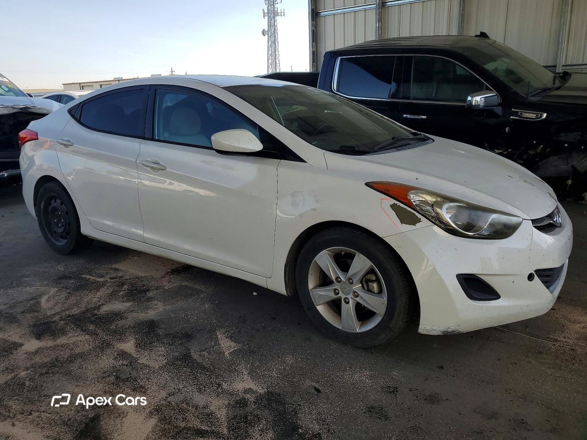Hyundai Elantra 2013