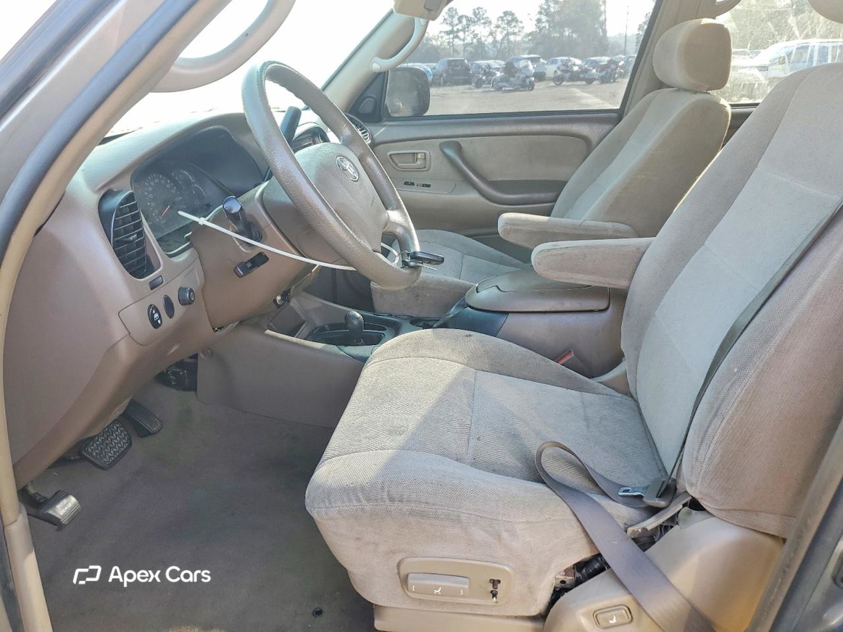 Toyota Sequoia 2004