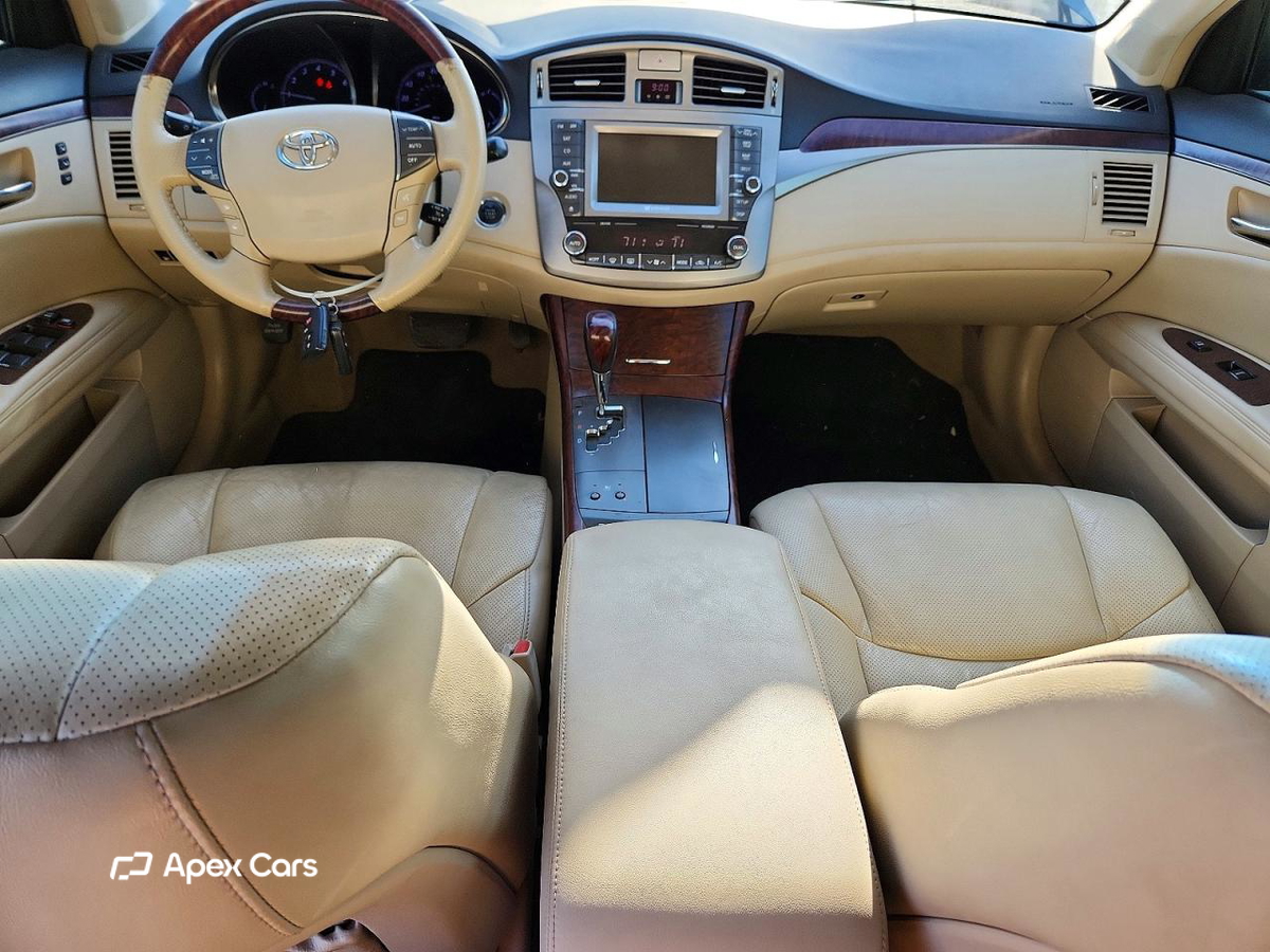 Toyota Avalon 2011