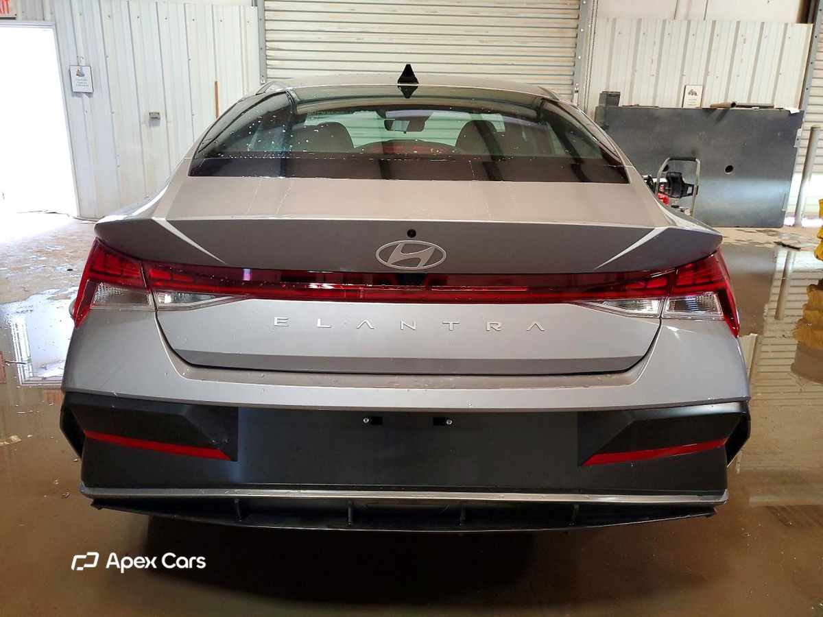 Hyundai Elantra 2025