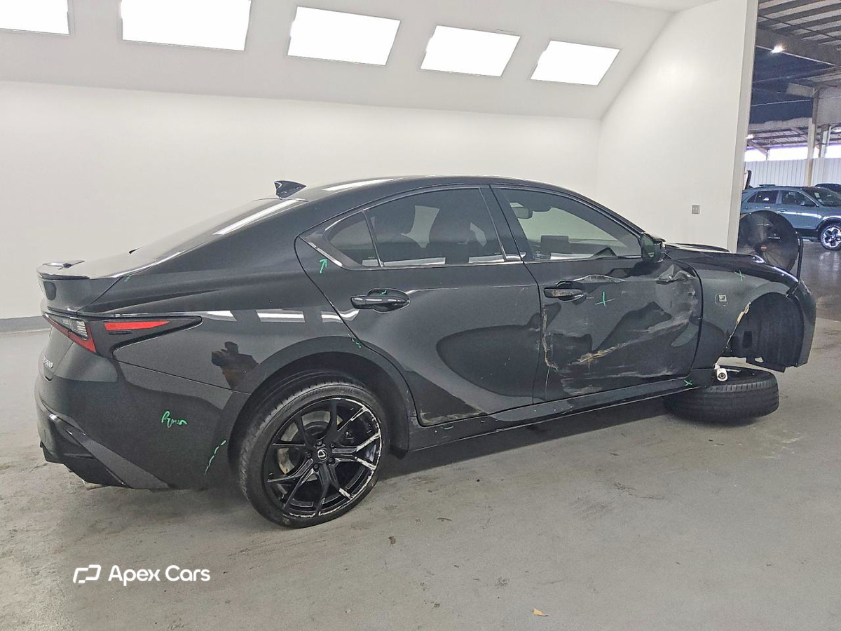 Lexus IS 2025