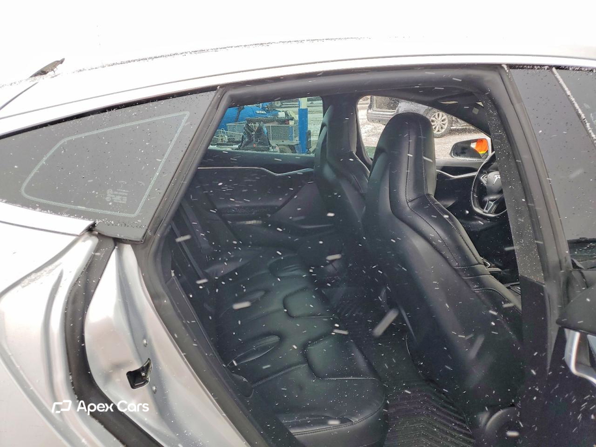Tesla Model S 2016