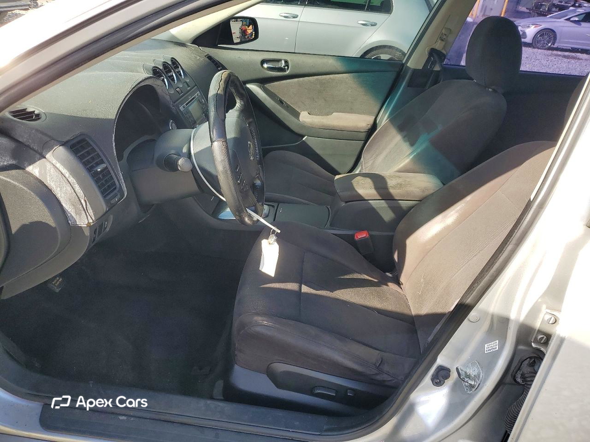 Nissan Altima 2011