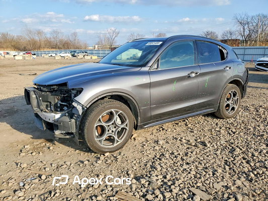 2022 Alfa Romeo Stelvio - Image 1 of 15