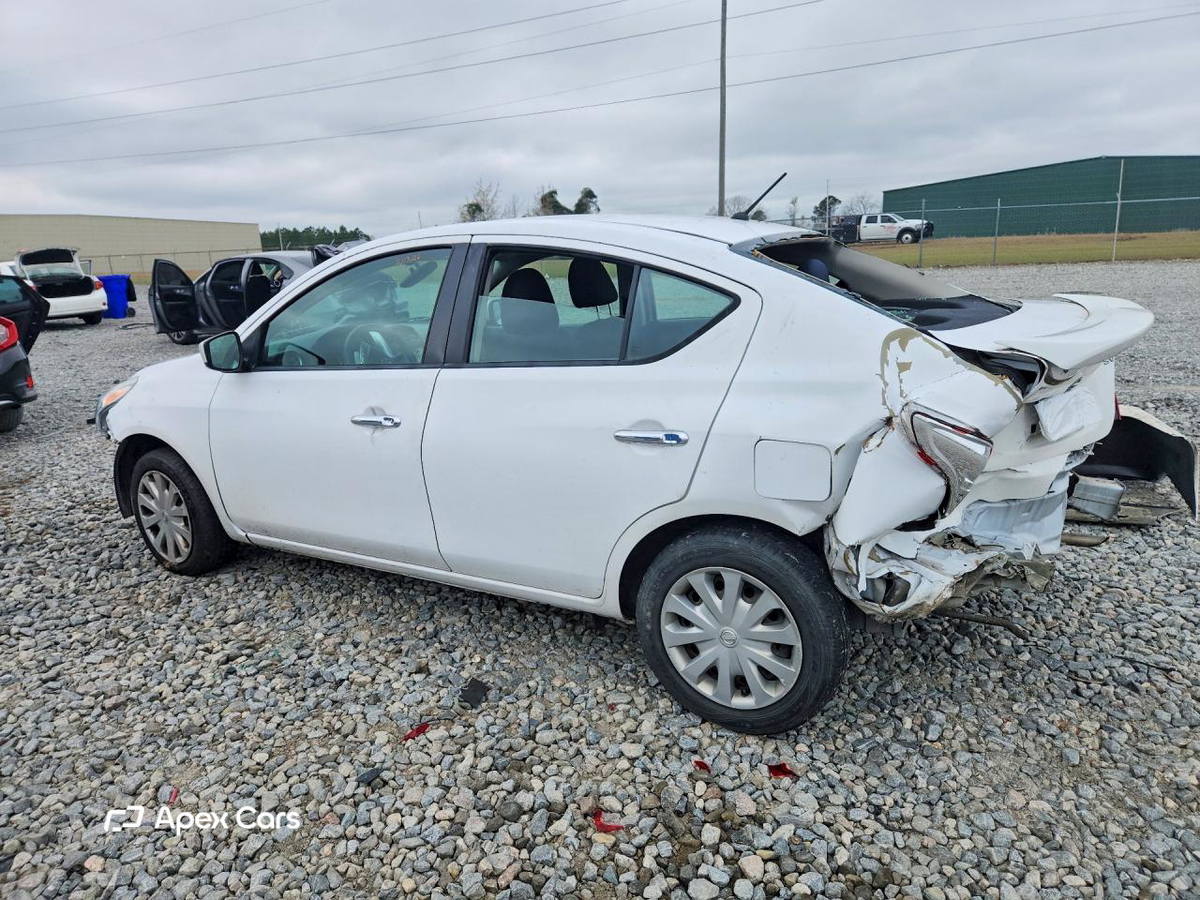Nissan Versa 2019