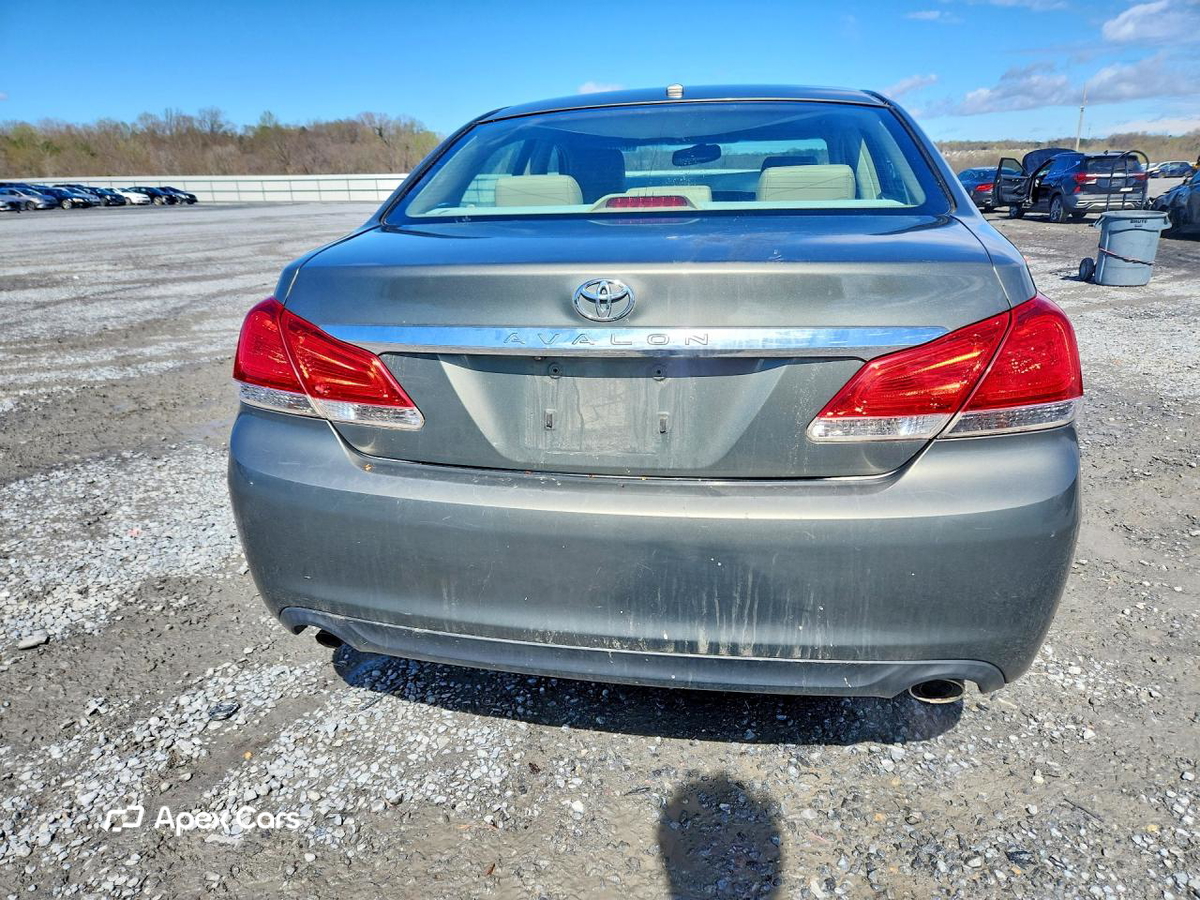 Toyota Avalon 2011