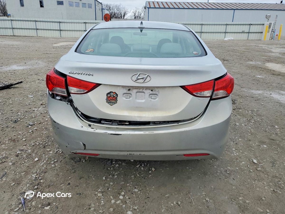 Hyundai Elantra 2012