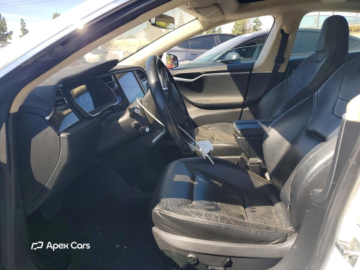 Tesla Model S 2015
